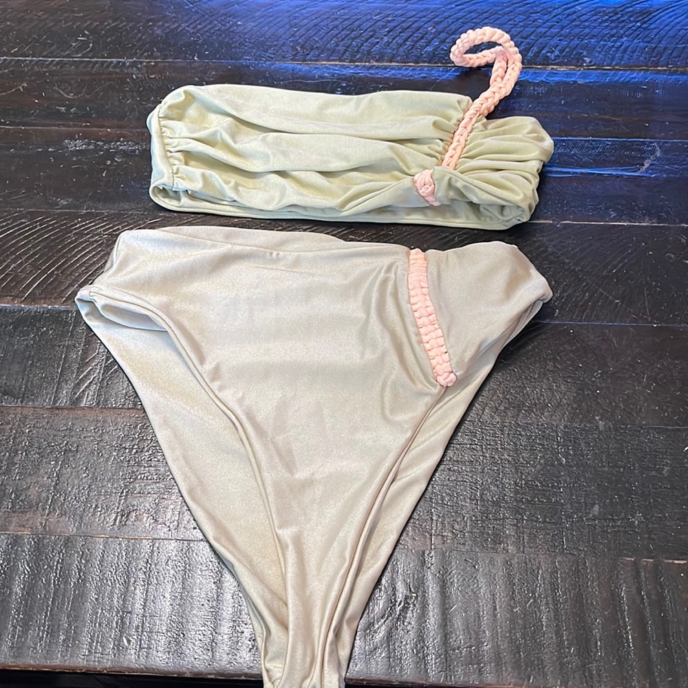 NWOT - Two piece high rise swim set